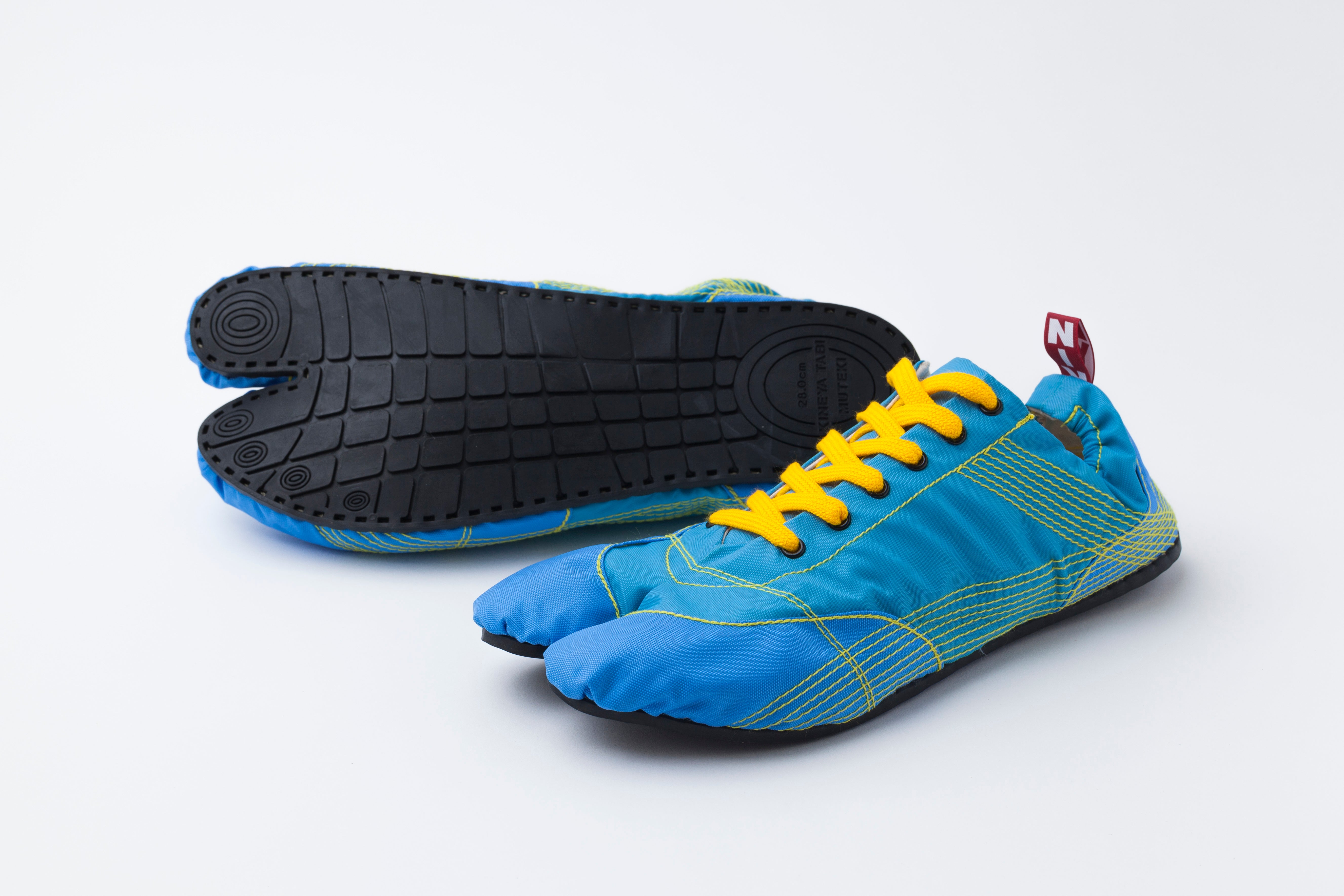 自身の体の機能を活性化する足袋型ランニングシューズ | ZEROBASE RUNNING.